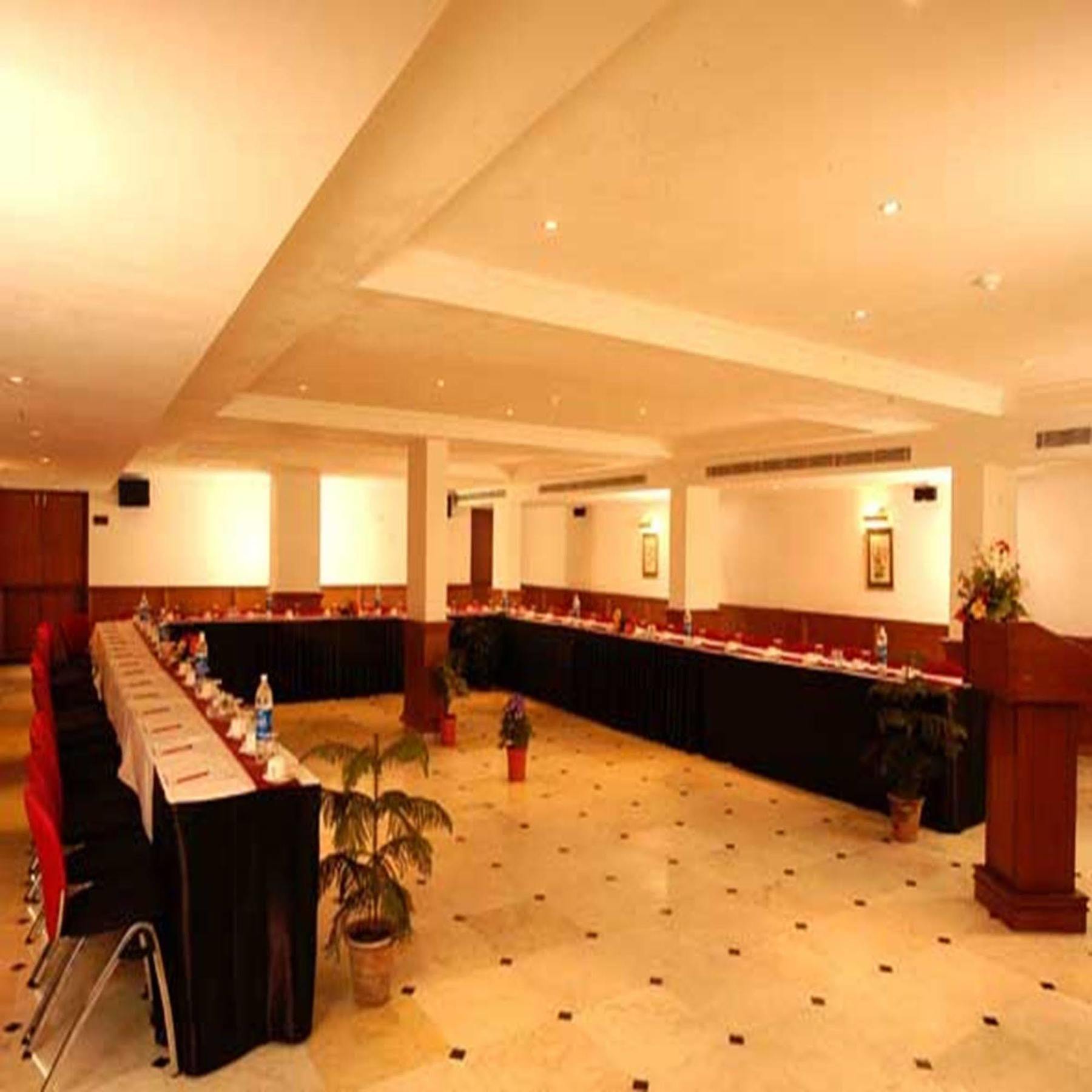 The Royal Plaza Gangtok Hotel Ngoại thất bức ảnh