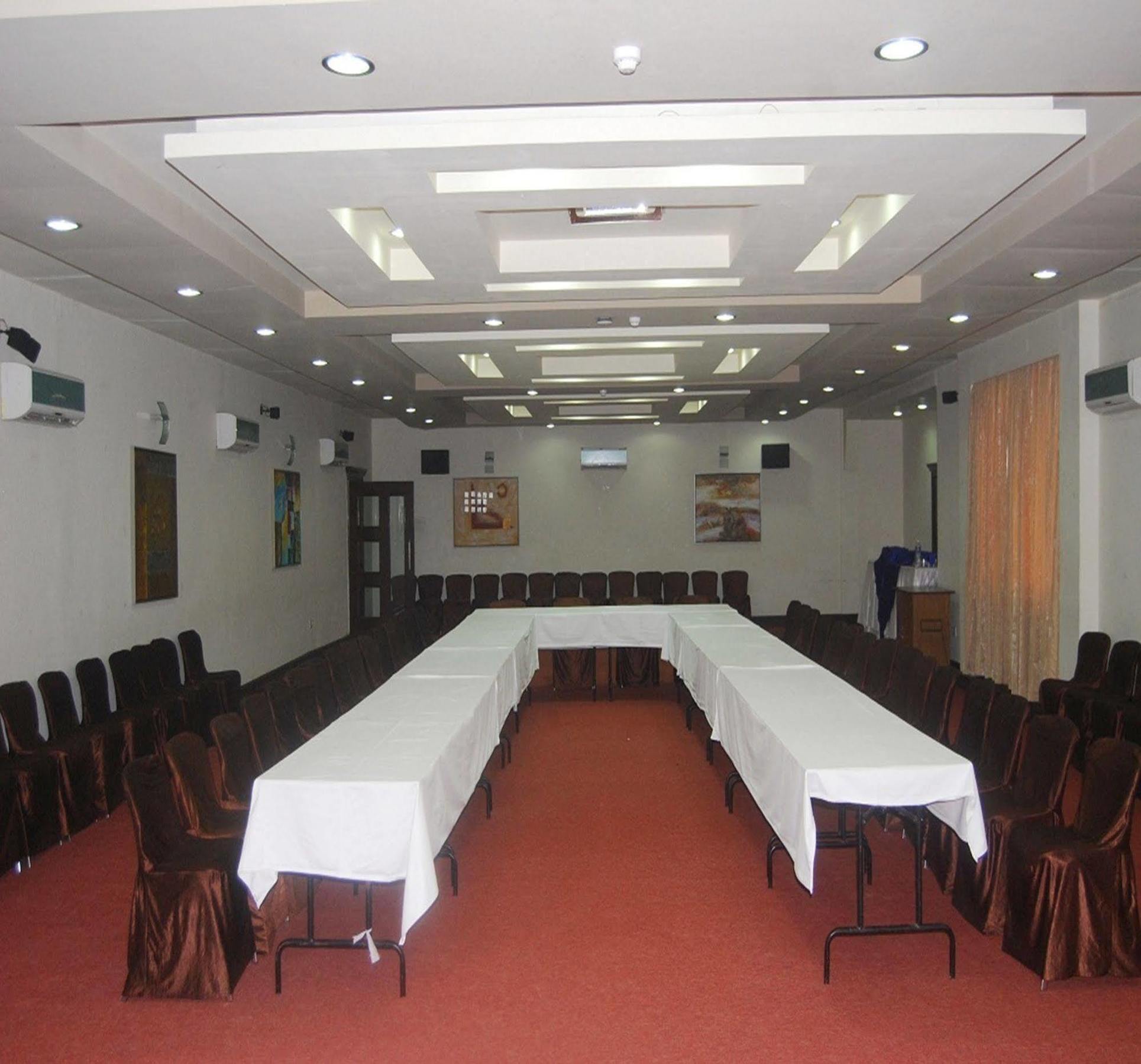 The Royal Plaza Gangtok Hotel Ngoại thất bức ảnh