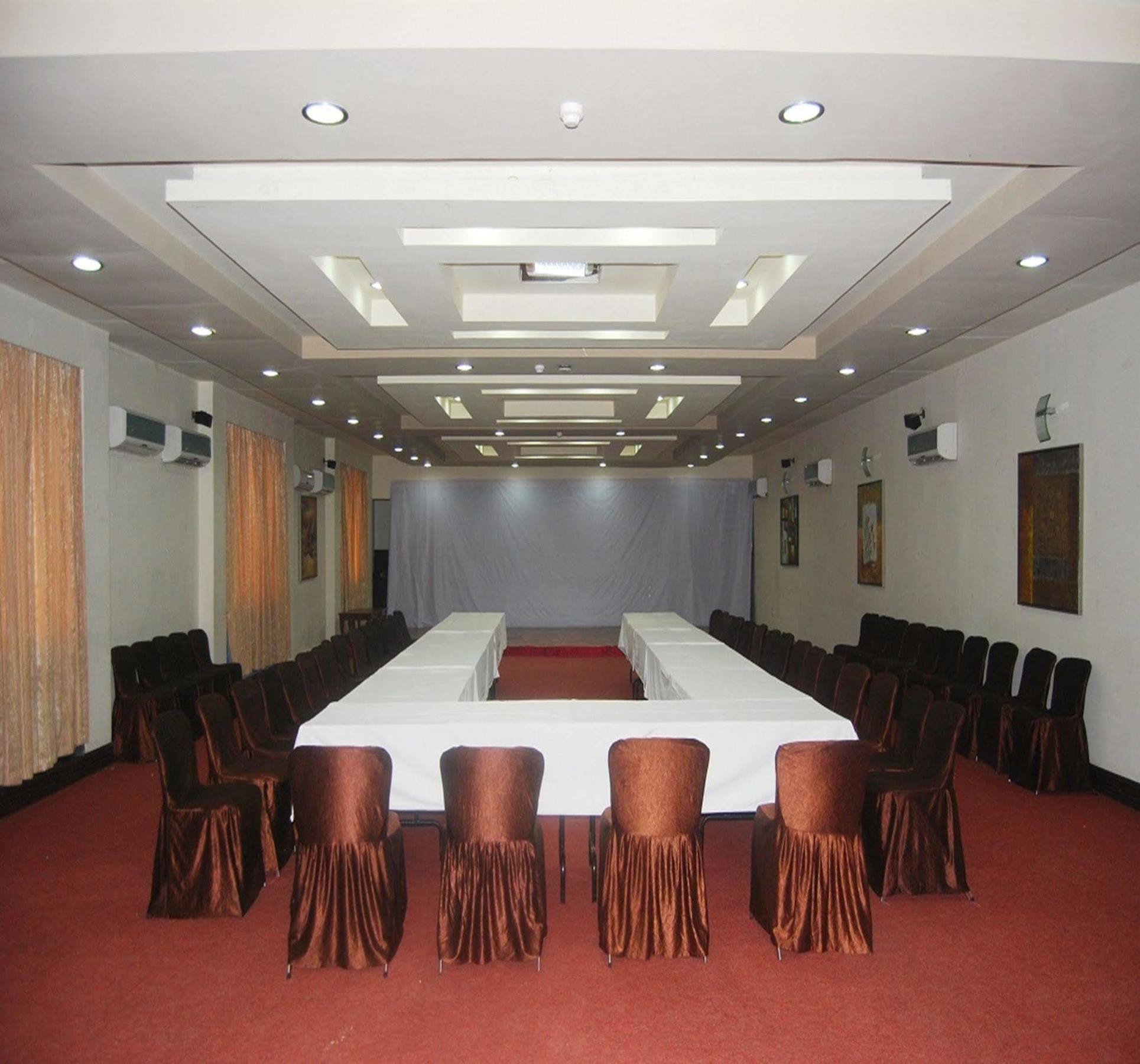 The Royal Plaza Gangtok Hotel Ngoại thất bức ảnh