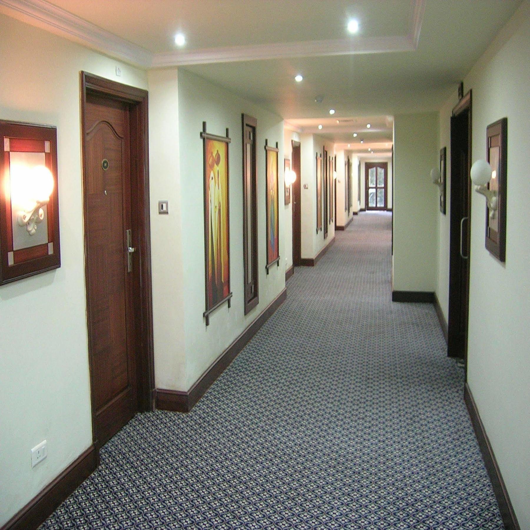 The Royal Plaza Gangtok Hotel Ngoại thất bức ảnh